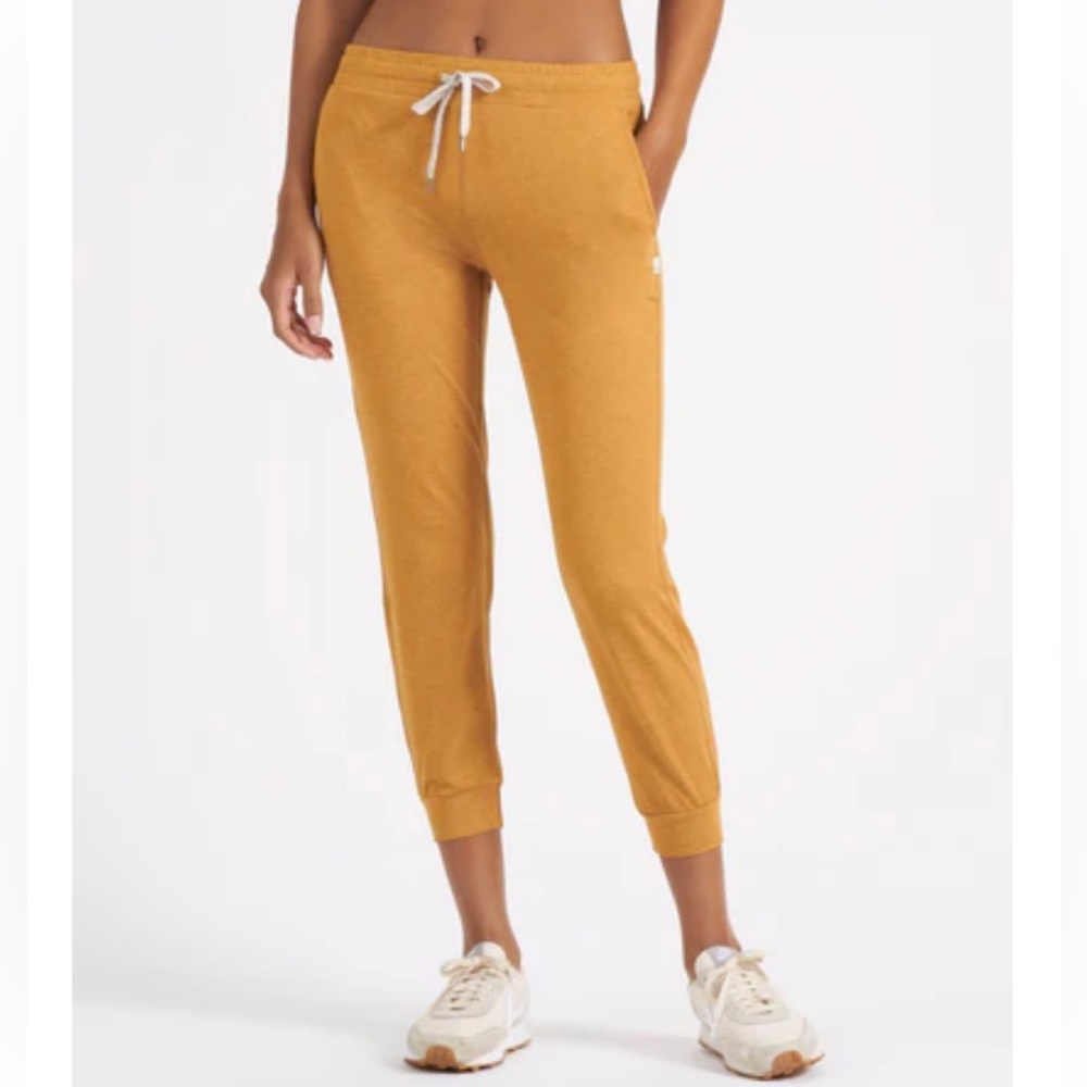 Vuori performance joggers flax heather size small EUC